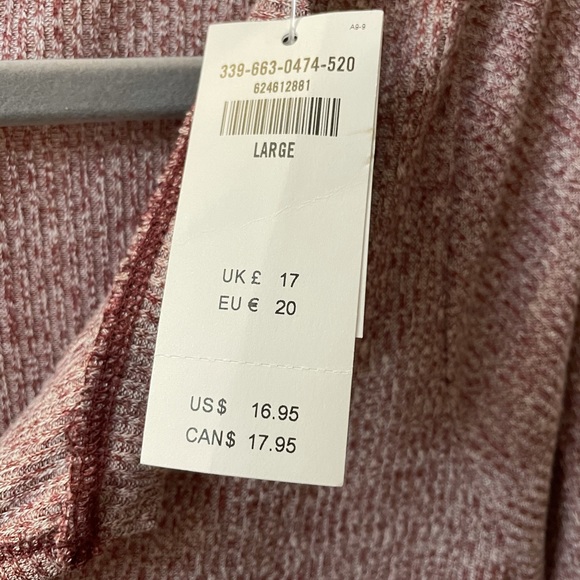 NWT Long Sleeve Top Hollister - Picture 3 of 4